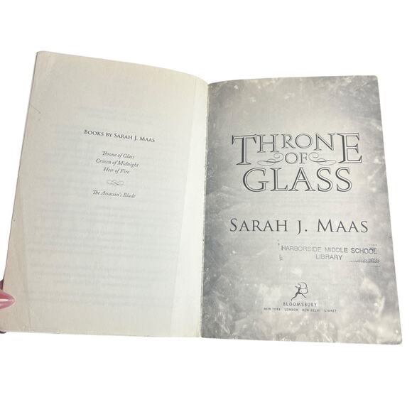 Throne of Glass by Sarah J Maas Paperback Ex Library Early Printing Edition - Picture 10 of 12